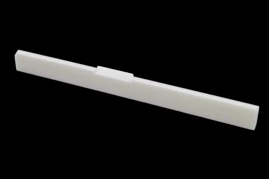 Bridge saddle for classical guitar - bone - compensated (80mm x 2.95mm x 9.1mm)