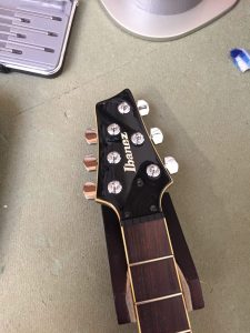 ibanez with locking tuners